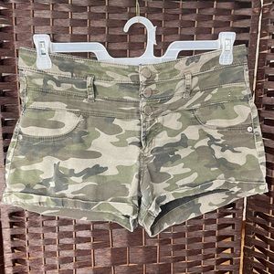 No Boundaries Camoflage High Waste Stretch Denim Shorts - Size Juniors 11